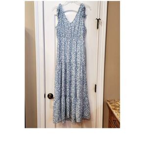NWOT Long Mint/Moss Ditsy Floral V-Neck Sleeveless Tier Dress Sz M
